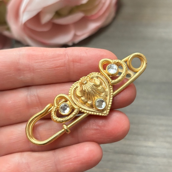 Vintage Gold, Pearl, and Rhinestone Oversized Pin Brooch (set of 2) - Picture 6 of 10